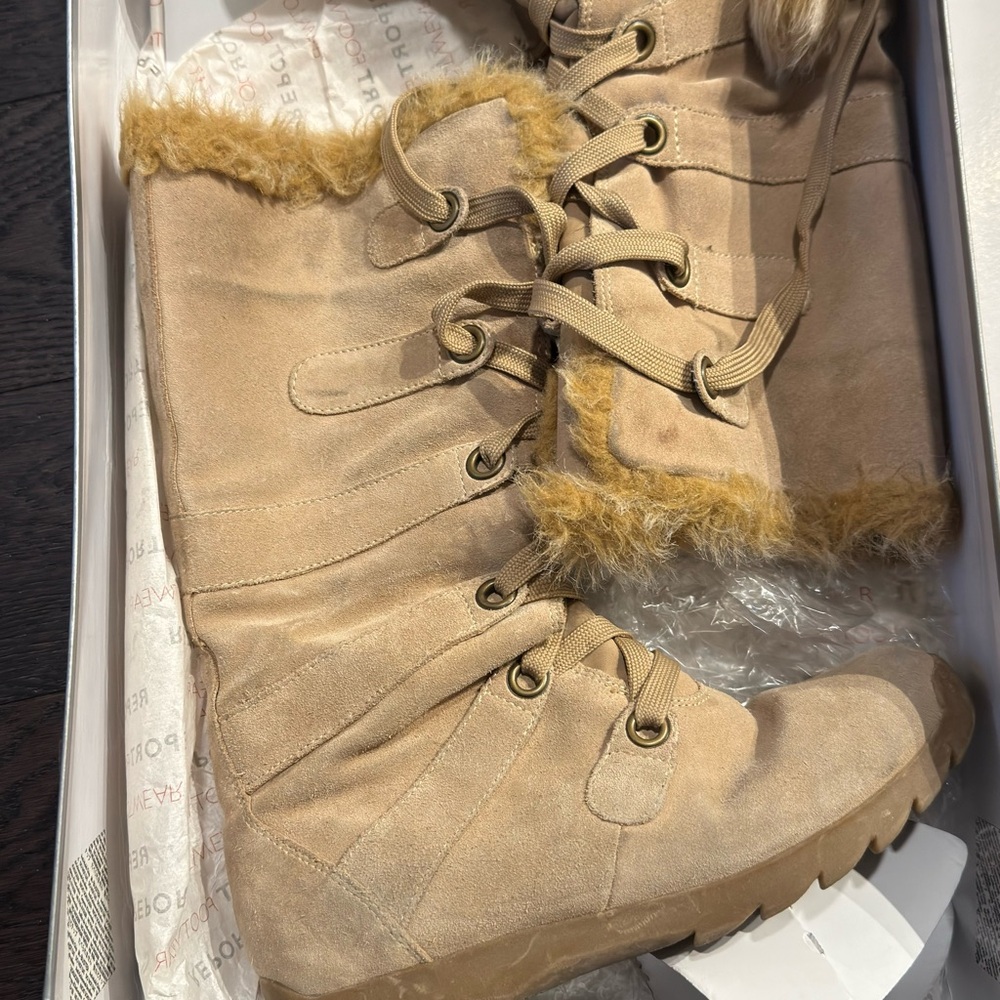 Report Signature Beige Fur-Lined Winter Boots